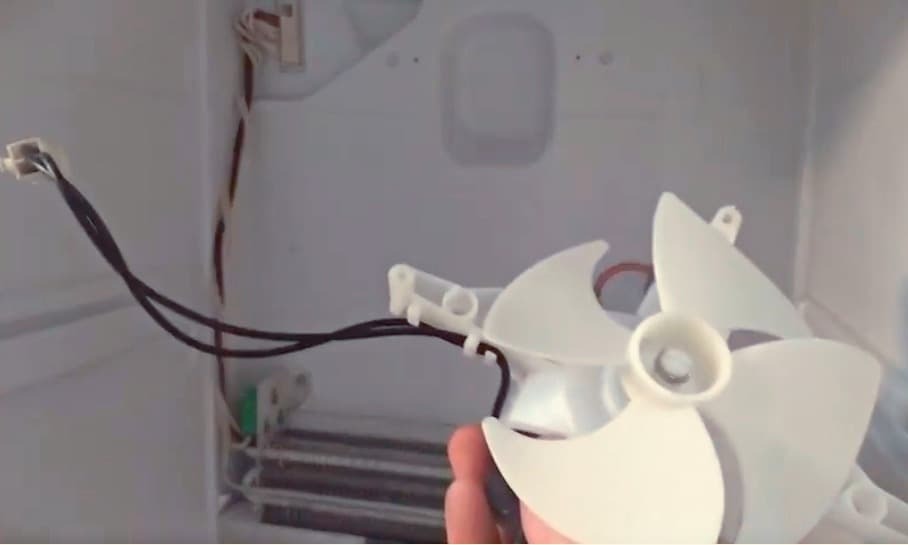 <span style="font-weight: bold;">Замена вентилятора в системе ноуфрост</span>